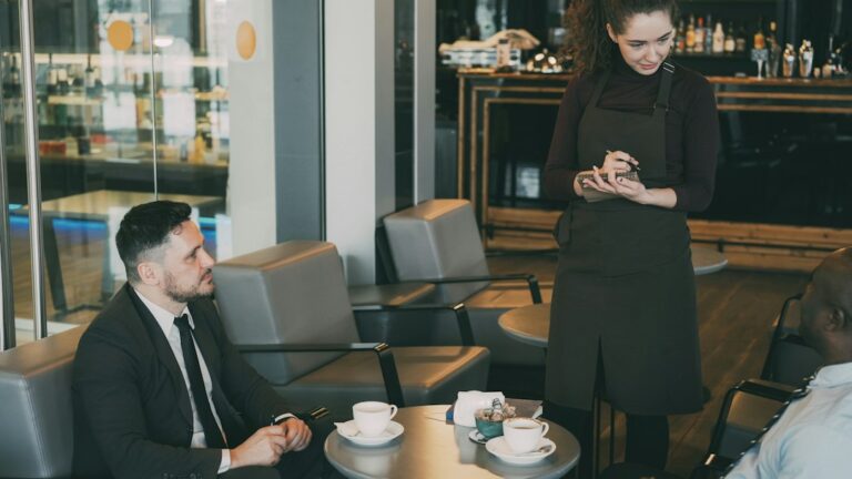 Breakfast networking Leicester – professionals meeting over breakfast